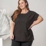 BLUSA ESTAMPADA COM PUNHO NA MANGA
