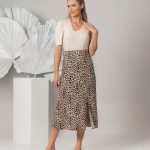 BLUSA CANELADA COM PREGAS NA MANGA - SAIA MIDI VISCOSE