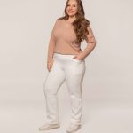 BLUSA "V" DALLAS - CALÇA ROMA COM RECORTE